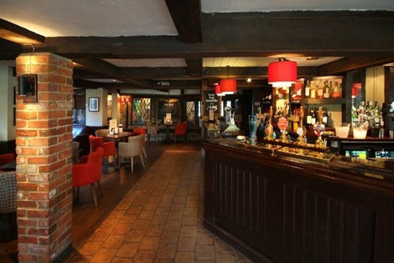 Premier Inn London Gatwick Airport South - London Road Crawley  Buitenkant foto